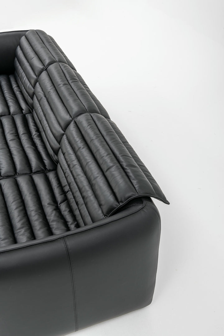 Airframe Sofa 4-Seater | HEAVEN 600