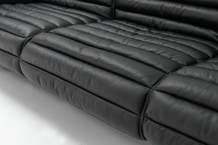 Airframe Sofa 4-Seater | HEAVEN 600