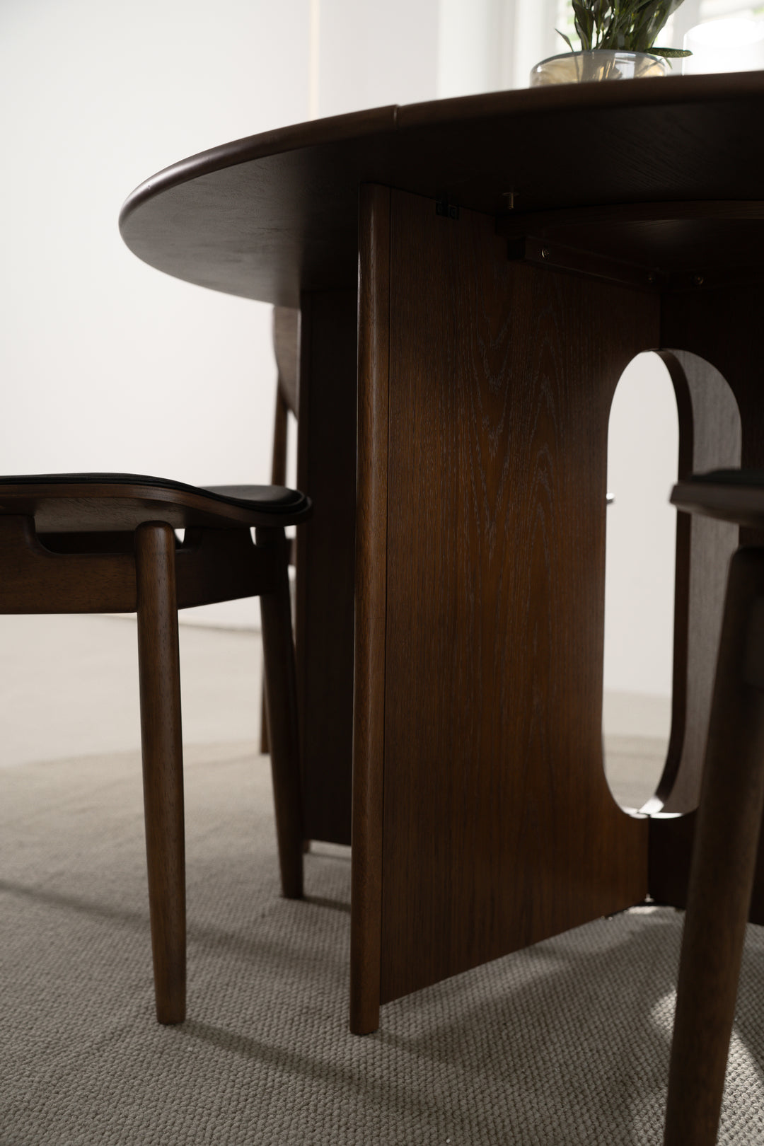 Rituals Round Dining Table