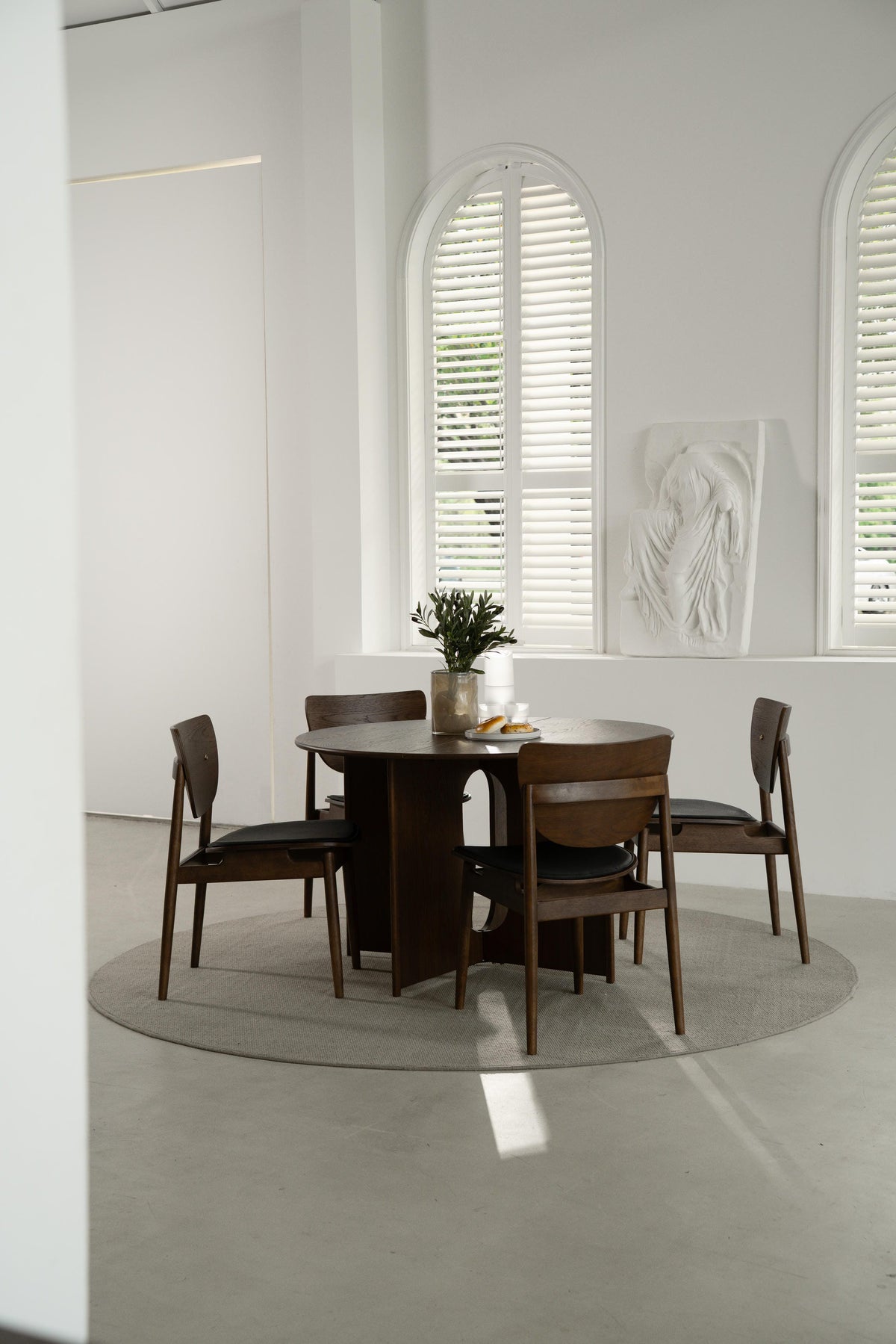 Rituals Round Dining Table